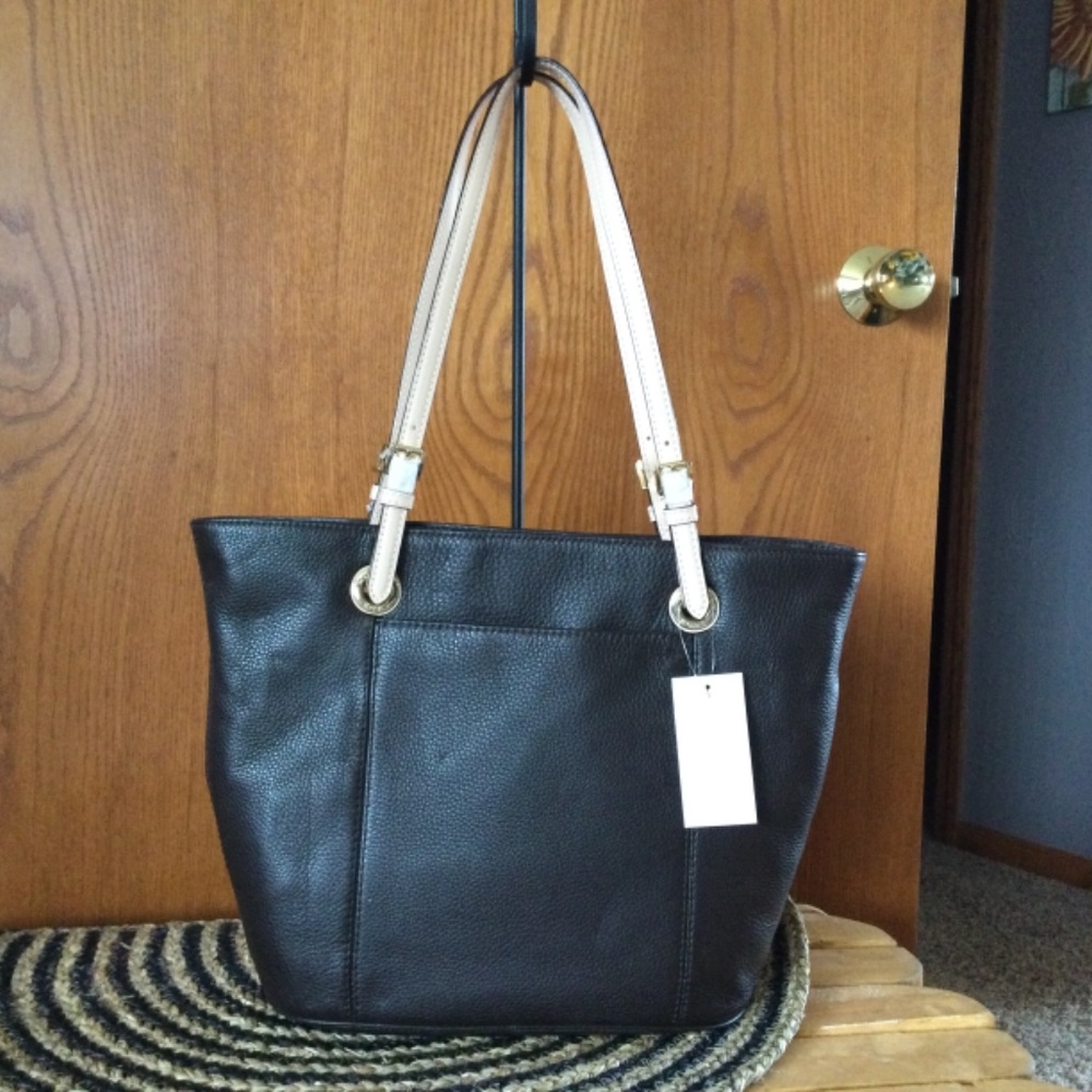🔥Michael Kors Handbag🔥 - Picture 3 of 8